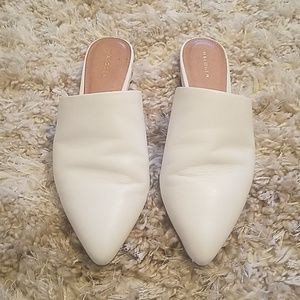 Halogen White Elly Slides